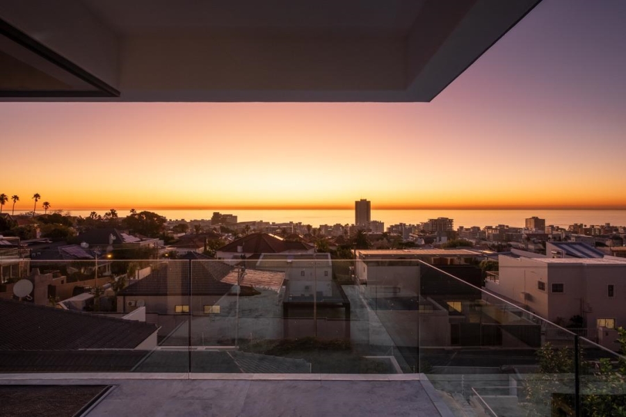 6 Bedroom Property for Sale in Fresnaye Western Cape